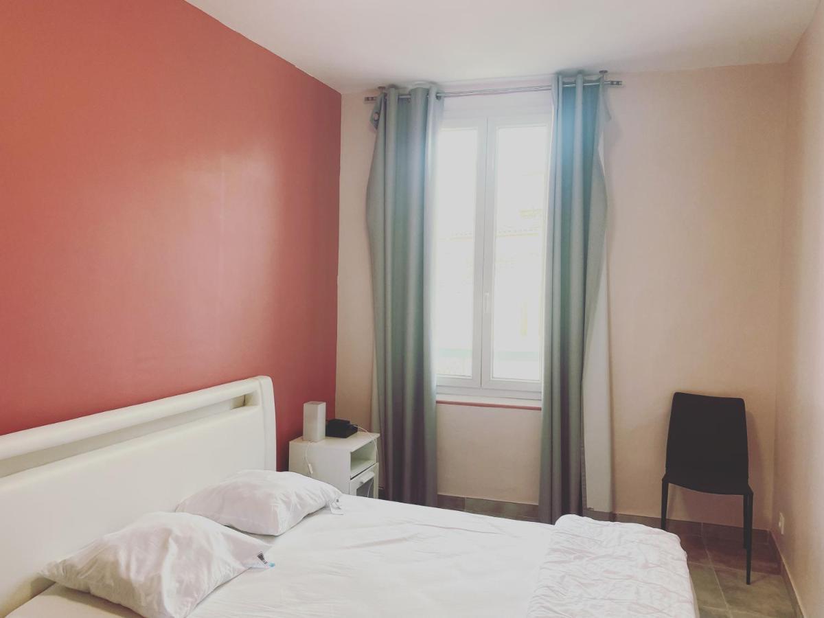La Maison De Rose Cassis Bagian luar foto